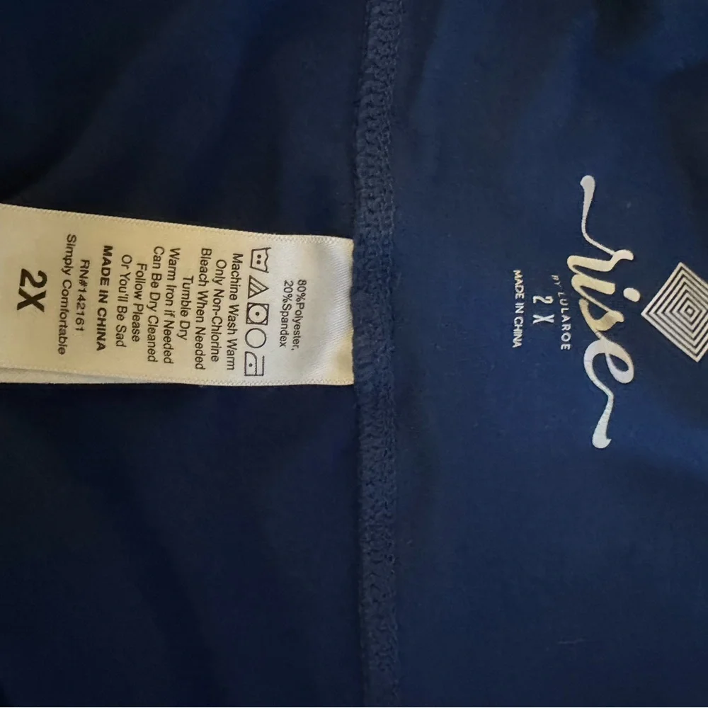 LuLaRoe rise Royal Blue Bike Shorts with Pockets 2x - Picture 2 of 5